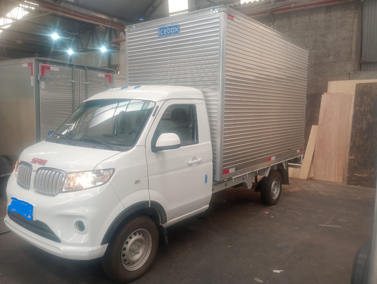 T LUX COM BAÚ 1,6 SHINERAY